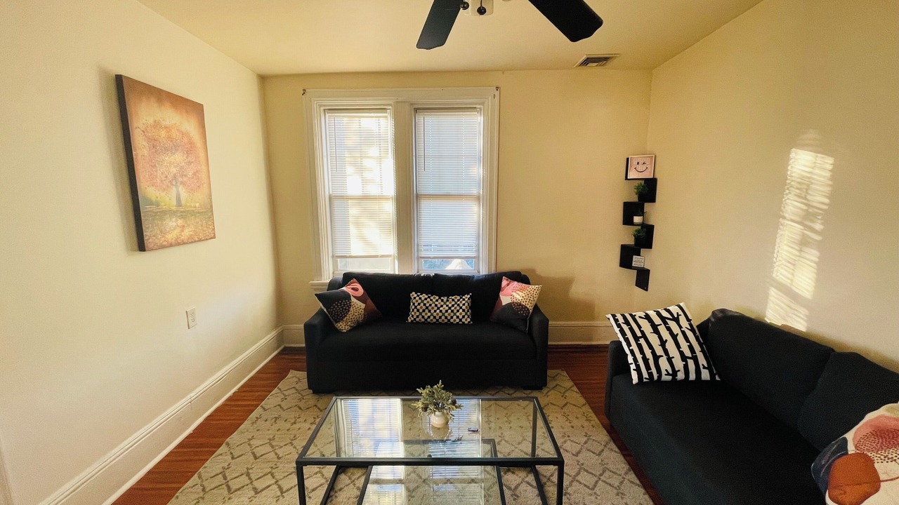 Photo of Livingroom in Elkins Park