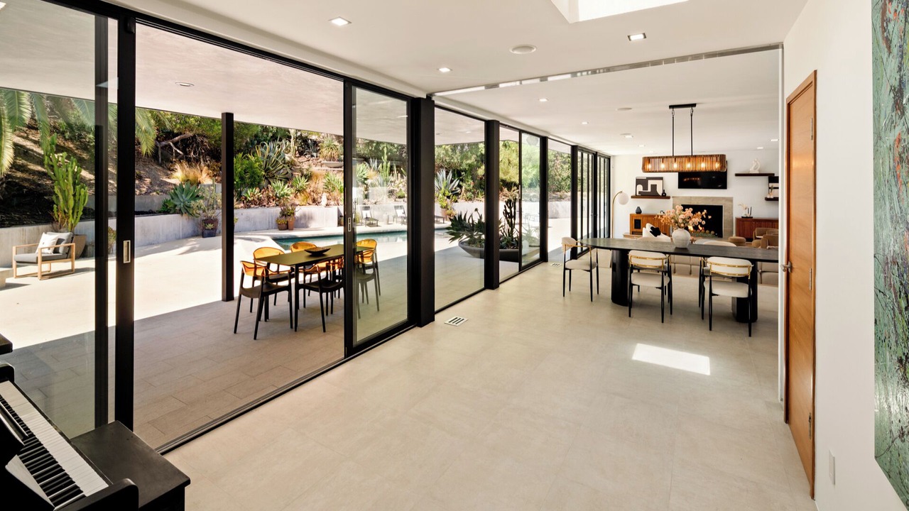 Photo of Bedroom in Beverly Glen