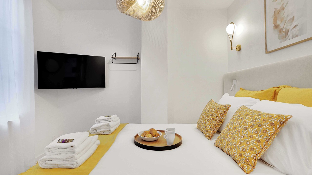 Photo of Bedroom in Arts-et-Metiers