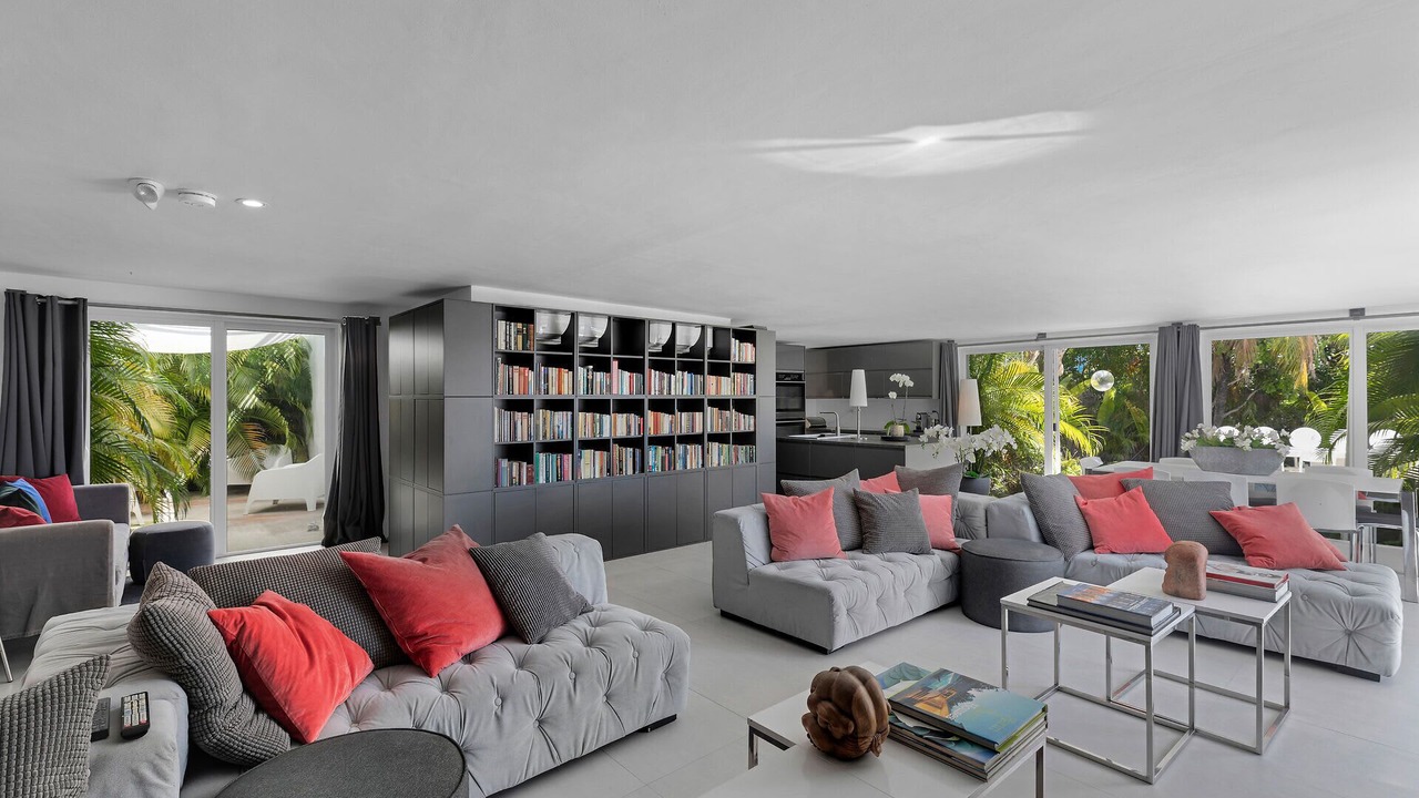 Photo of Livingroom in Rock Harbor