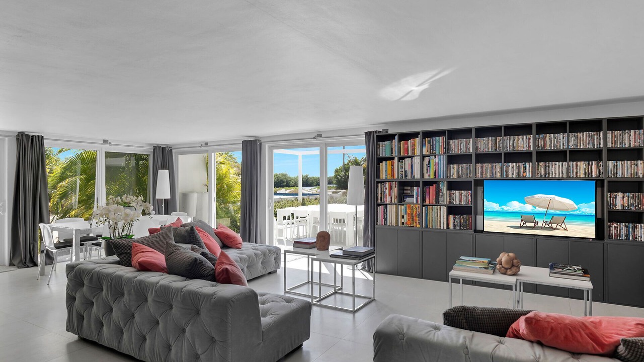 Photo of Livingroom in Rock Harbor