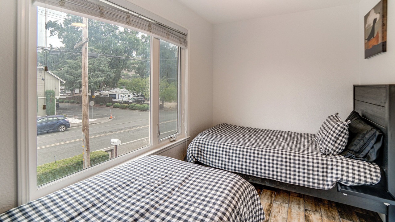 Photo of Bedroom in Upper Lake