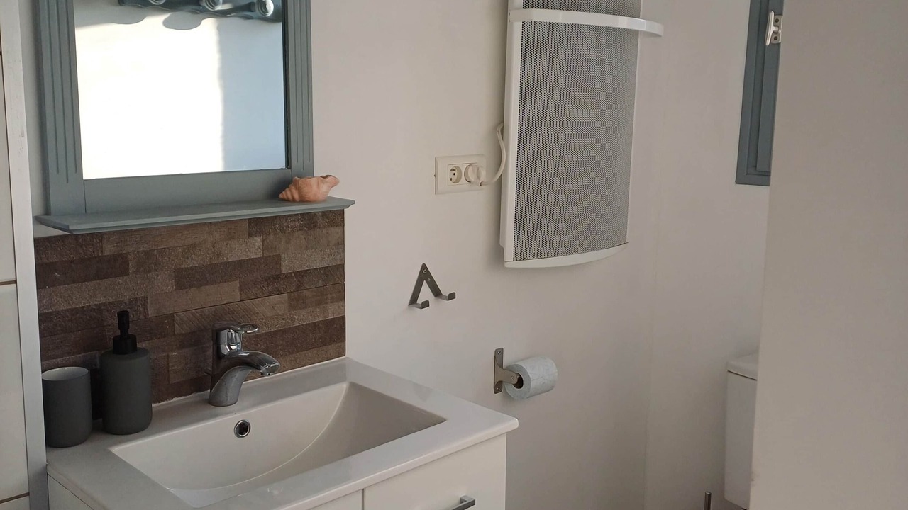Photo of Bathroom in Eguilly