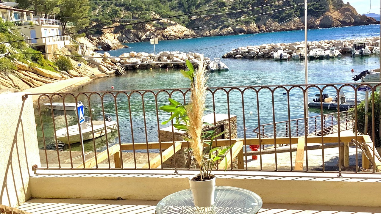 Photo of Patio Balcony in Ensues-la-Redonne