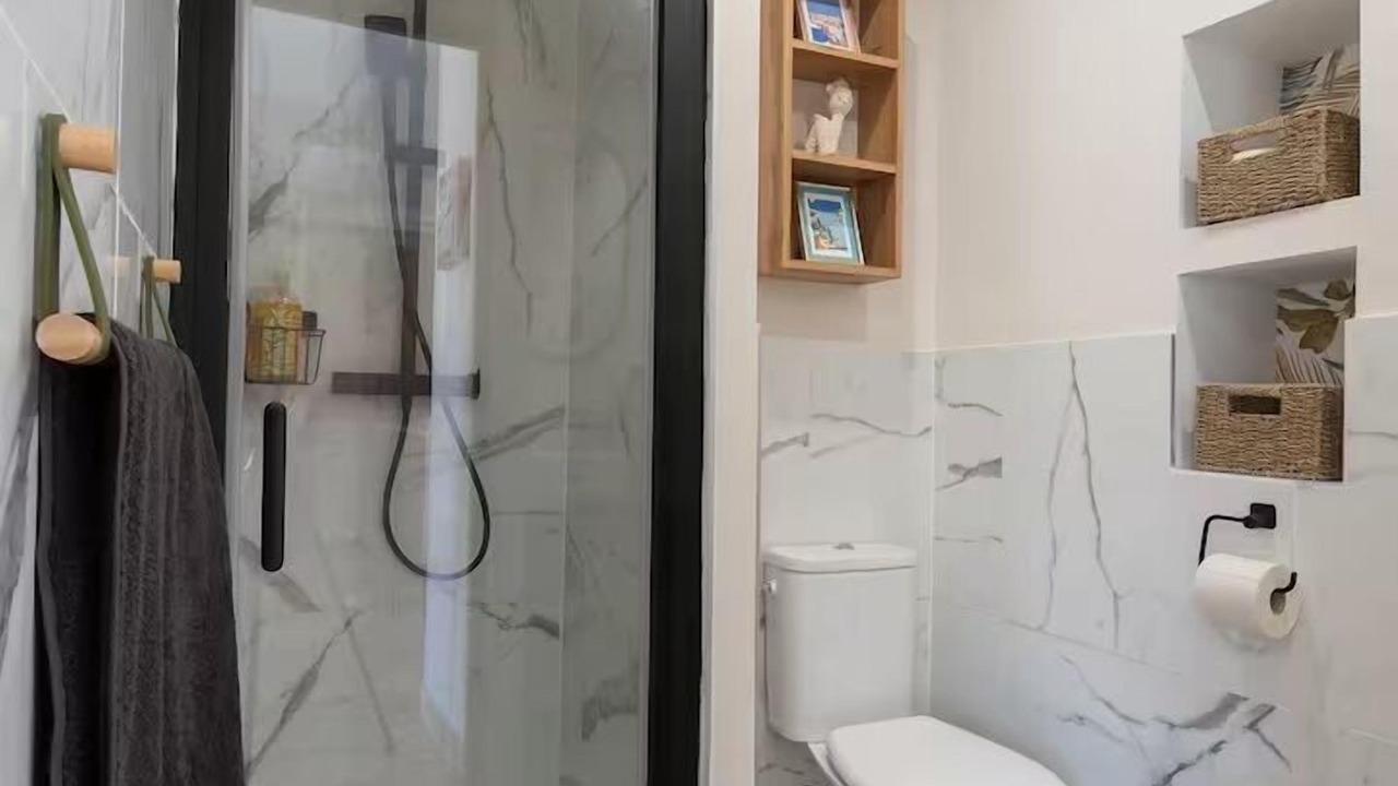 Photo of Bathroom in Ensues-la-Redonne