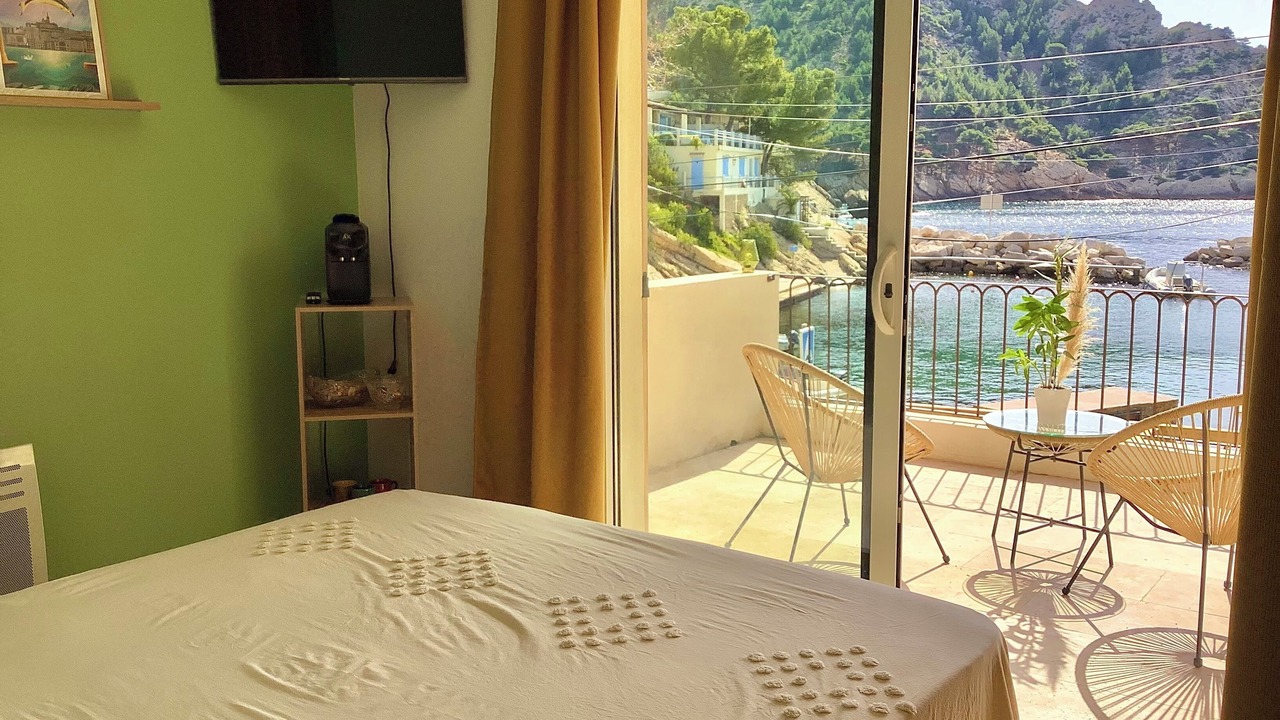 Photo of Bedroom in Ensues-la-Redonne