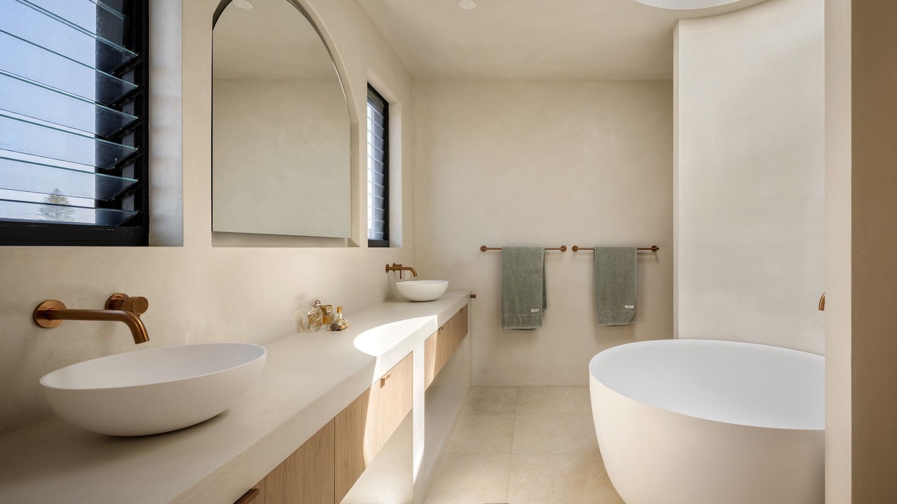 Photo of Bathroom in Skennars Head