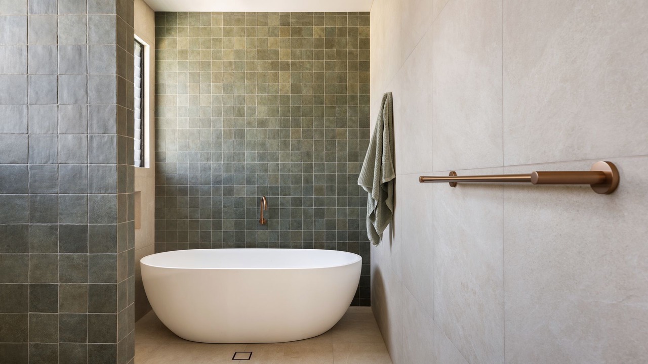 Photo of Bathroom in Skennars Head