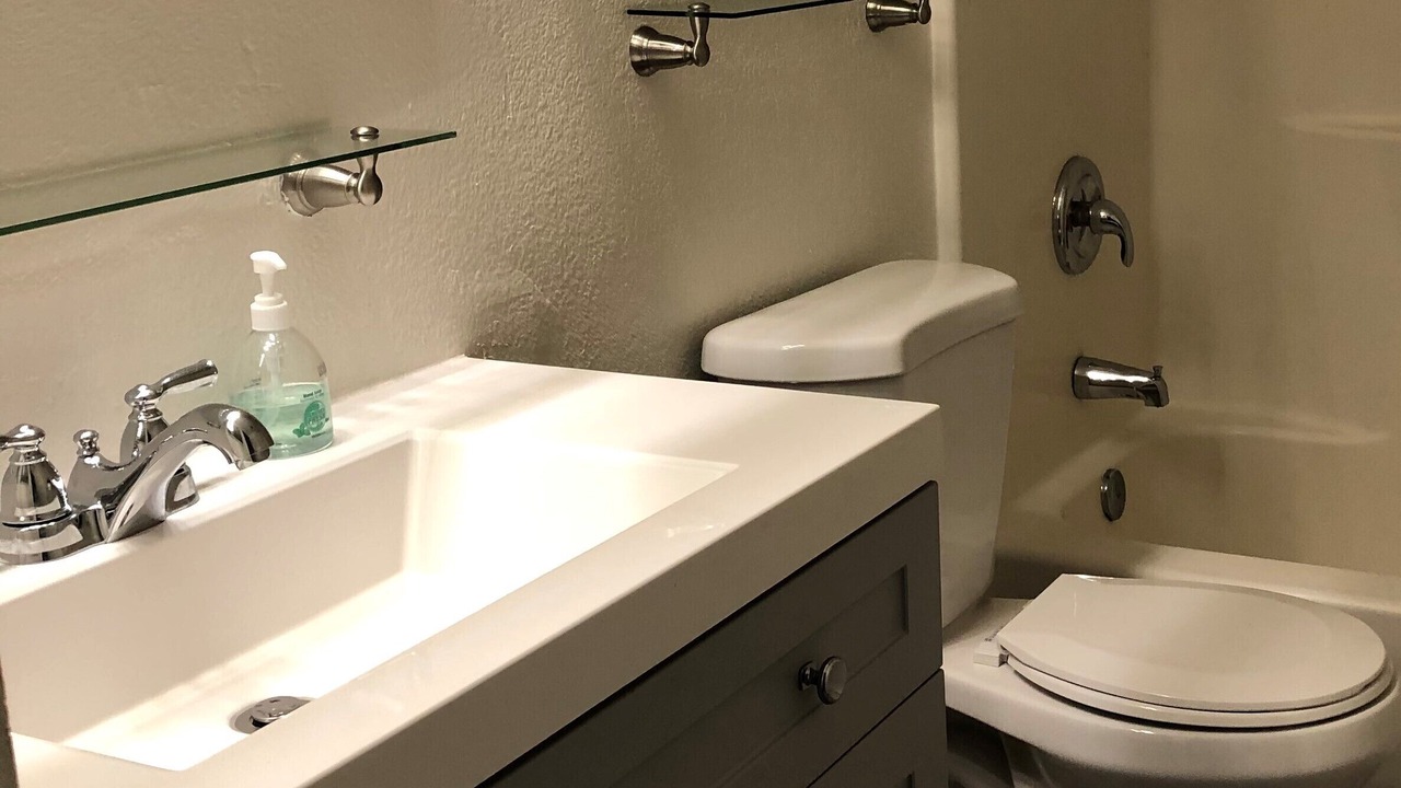 Photo of Bathroom in Tehachapi