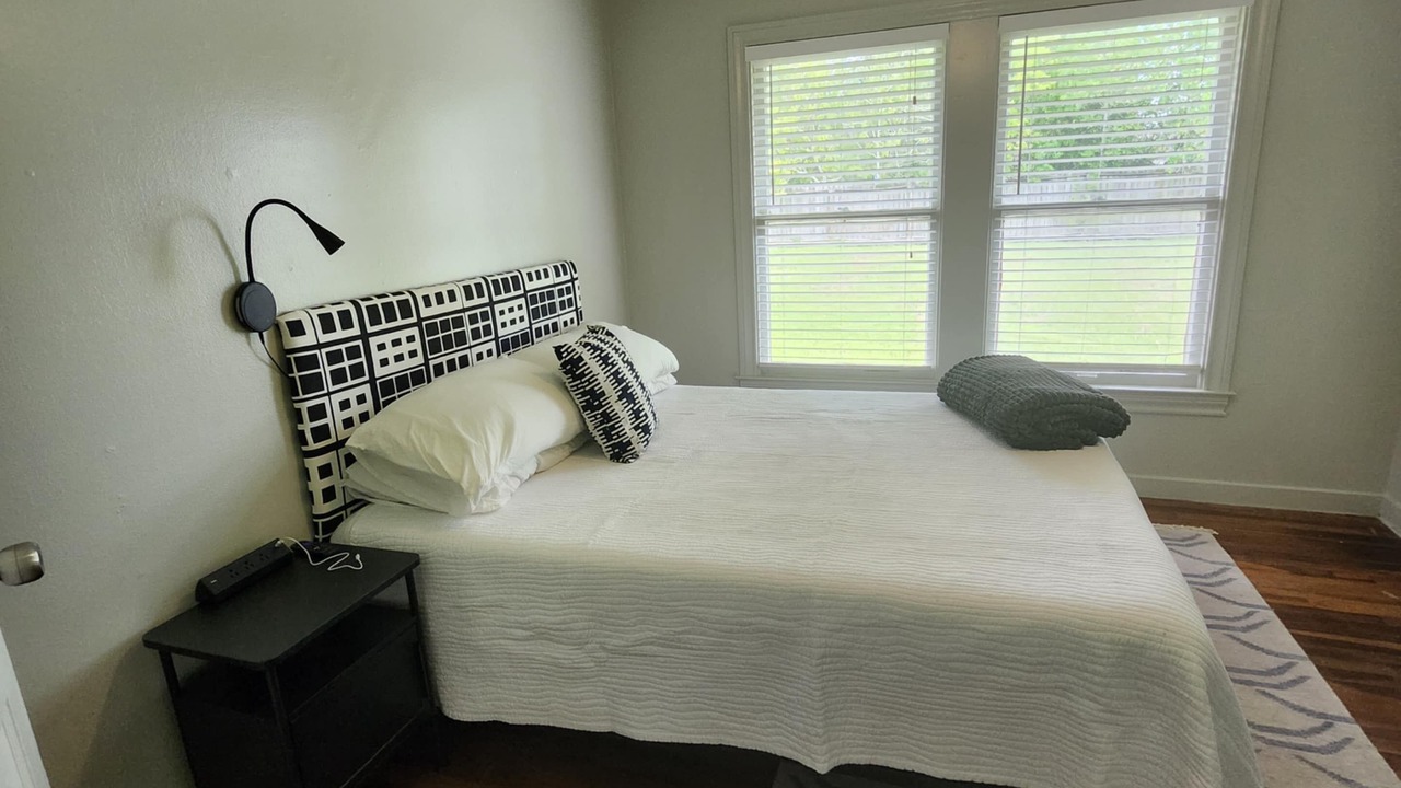 Photo of Bedroom in Lake Jackson