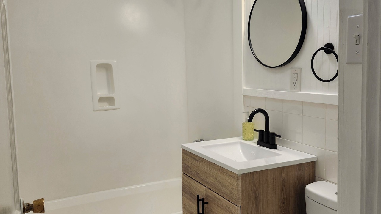 Photo of Bathroom in Lake Jackson