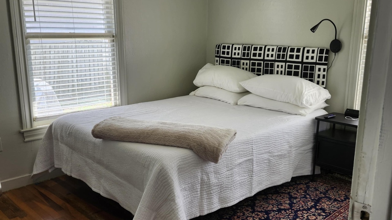Photo of Bedroom in Lake Jackson