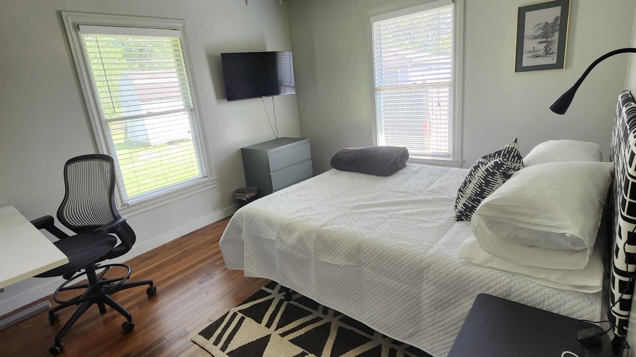 Photo of Bedroom in Lake Jackson