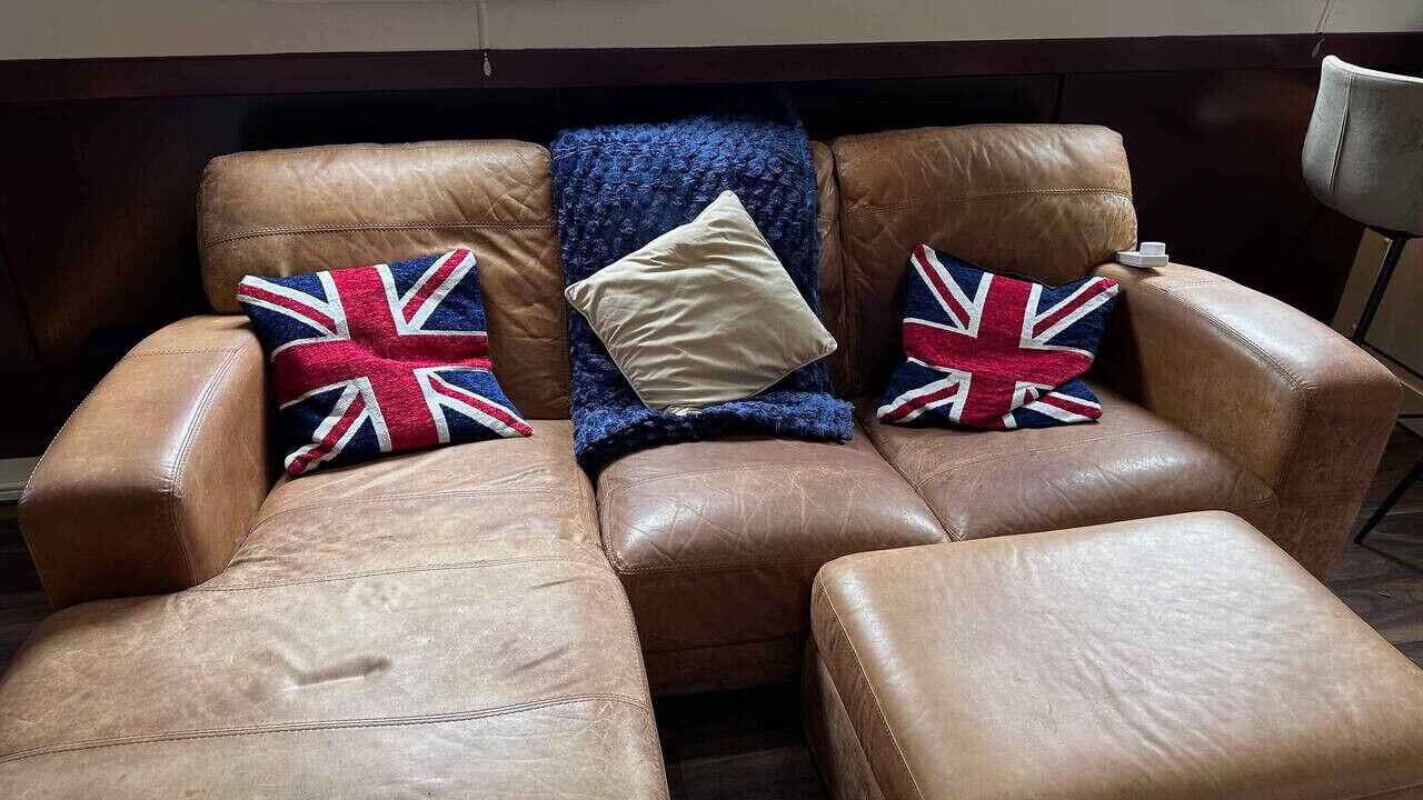 Photo of Livingroom in Staines