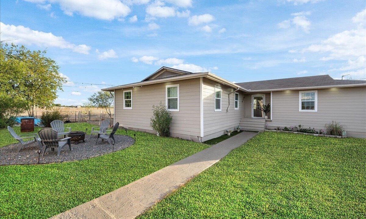 Photo of Outdoor in Del Valle