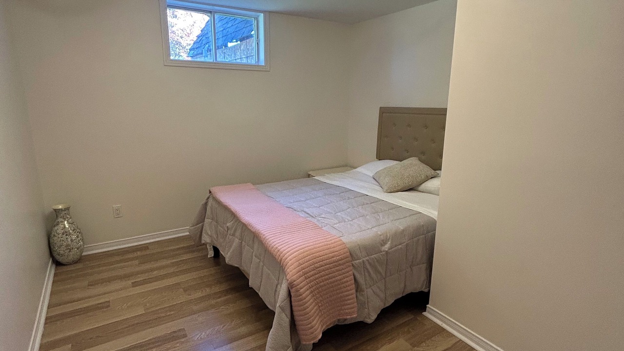 Photo of Bedroom in Amherstview