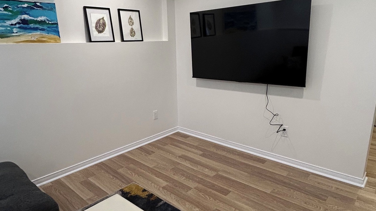 Photo of Livingroom in Amherstview