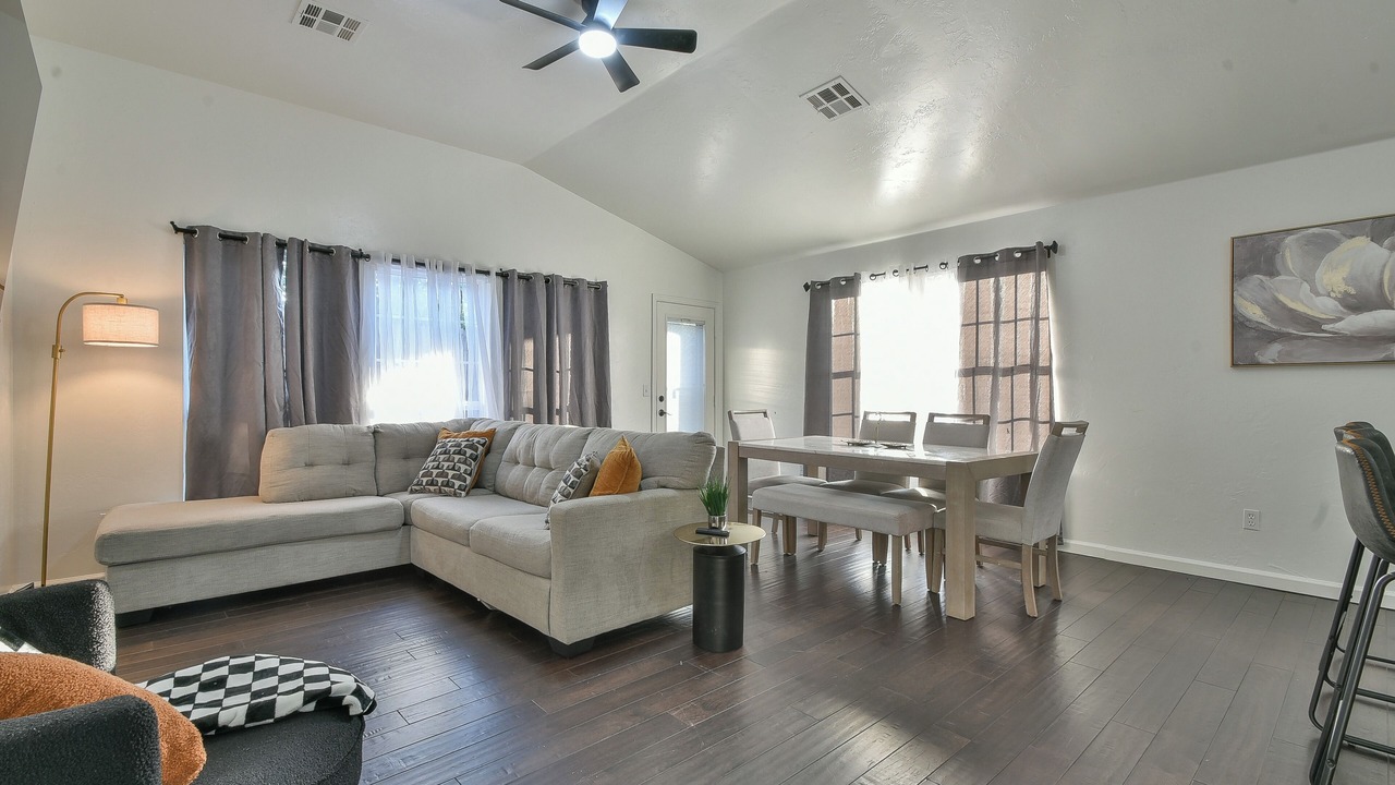 Photo of Livingroom in South Oklahoma City