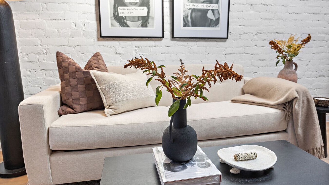 Photo of Livingroom in Beaconsfield Village