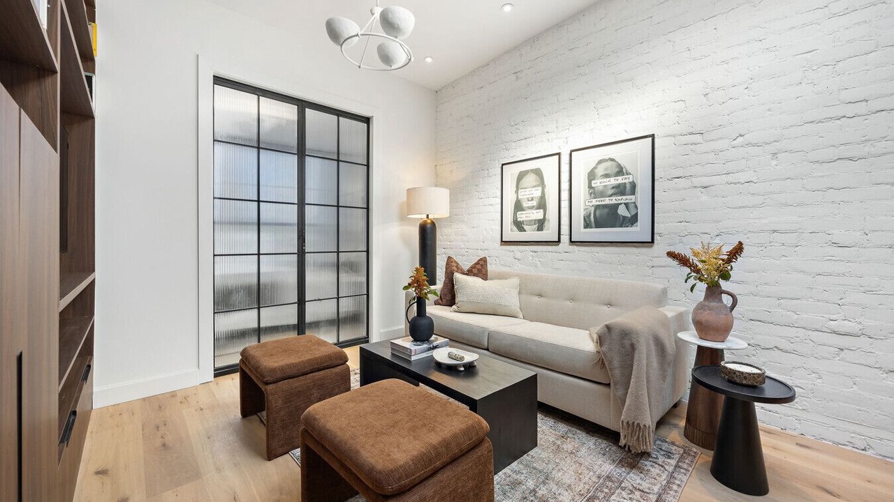 Photo of Livingroom in Beaconsfield Village