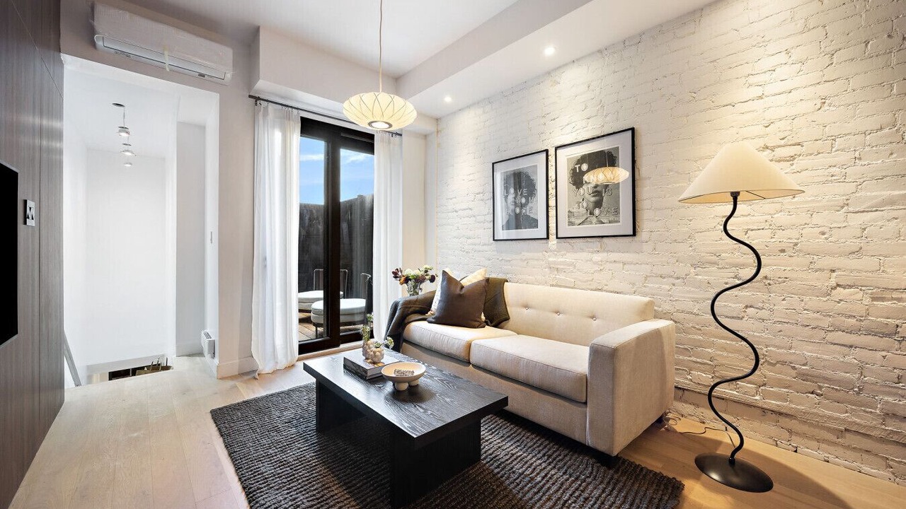 Photo of Livingroom in Beaconsfield Village