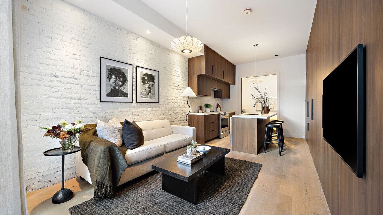 Photo of Livingroom in Beaconsfield Village