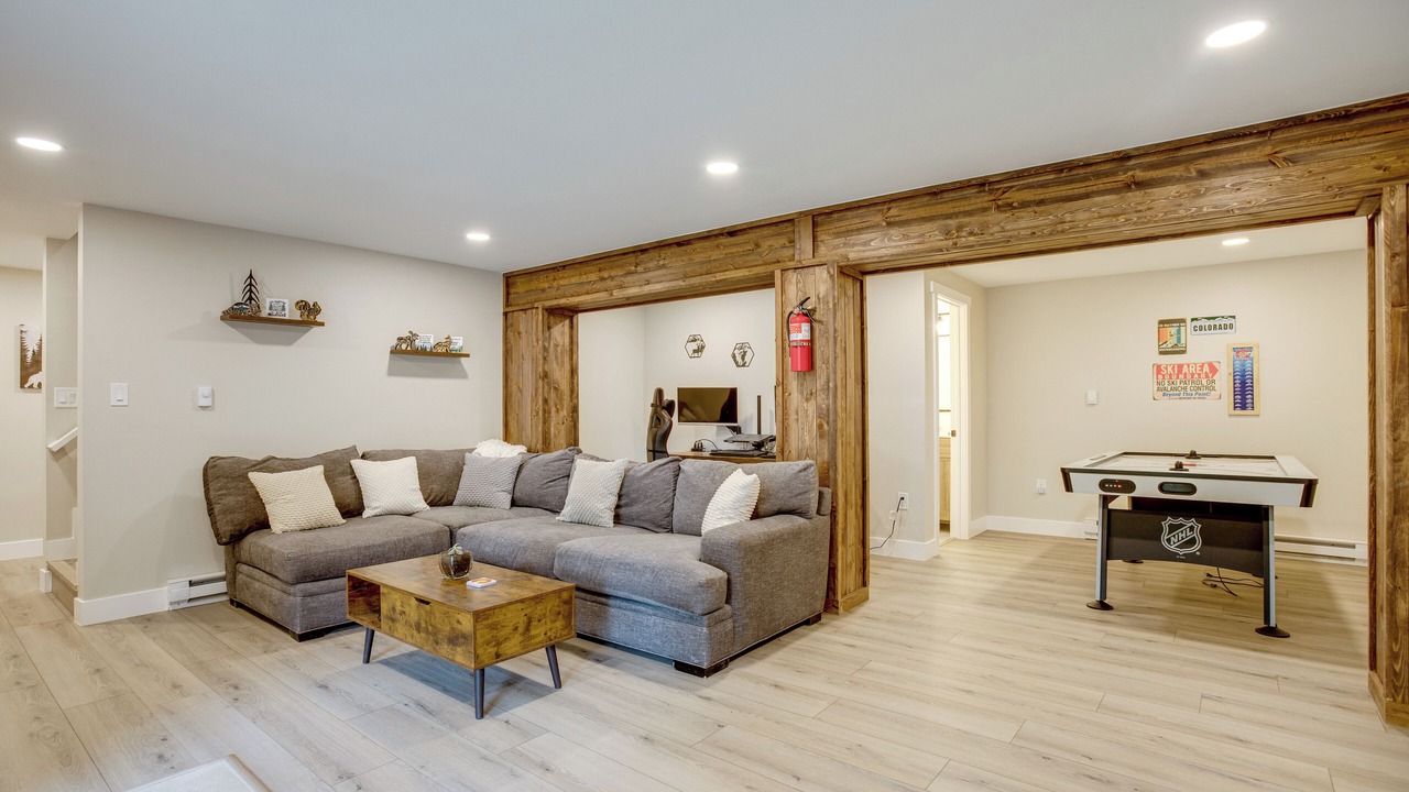 Photo of Livingroom in Evergreen
