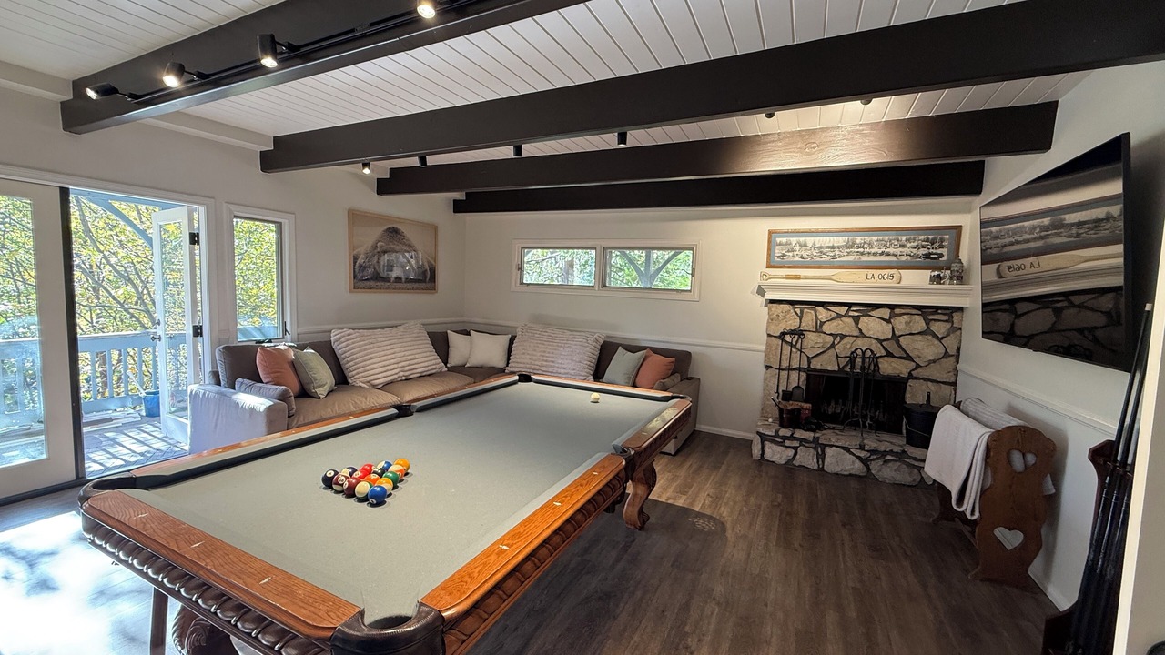 Photo of Livingroom in Cedar Glen
