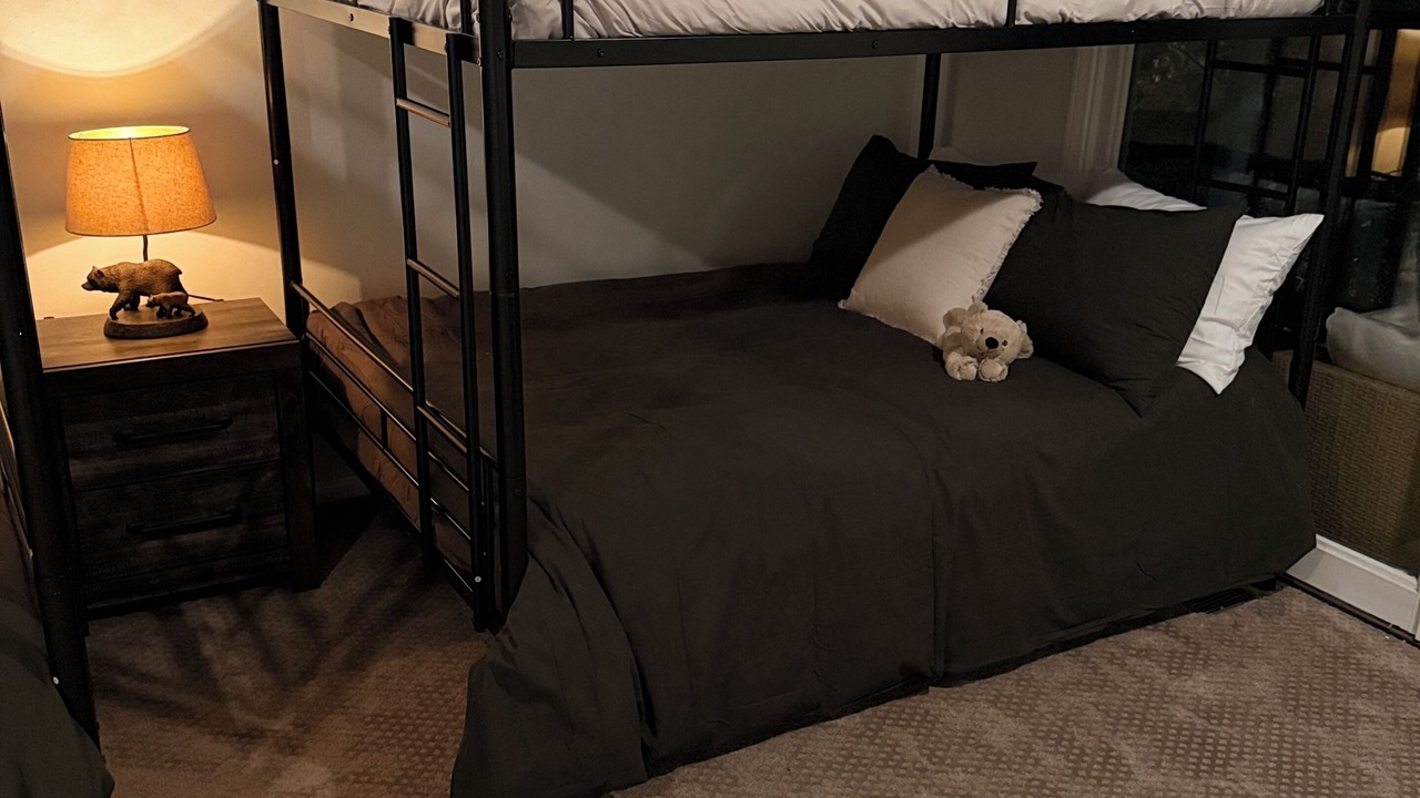 Photo of Bedroom in Cedar Glen