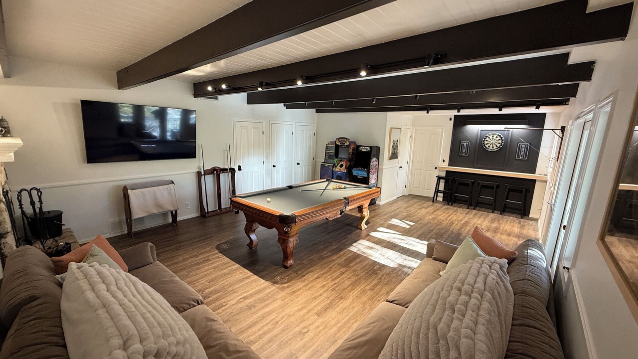 Photo of Livingroom in Cedar Glen