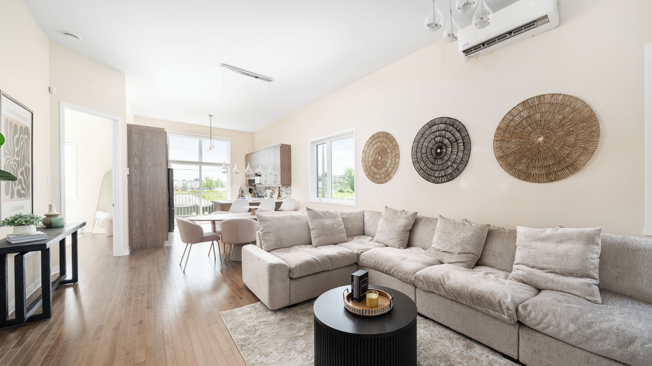 Photo of Livingroom in Laval
