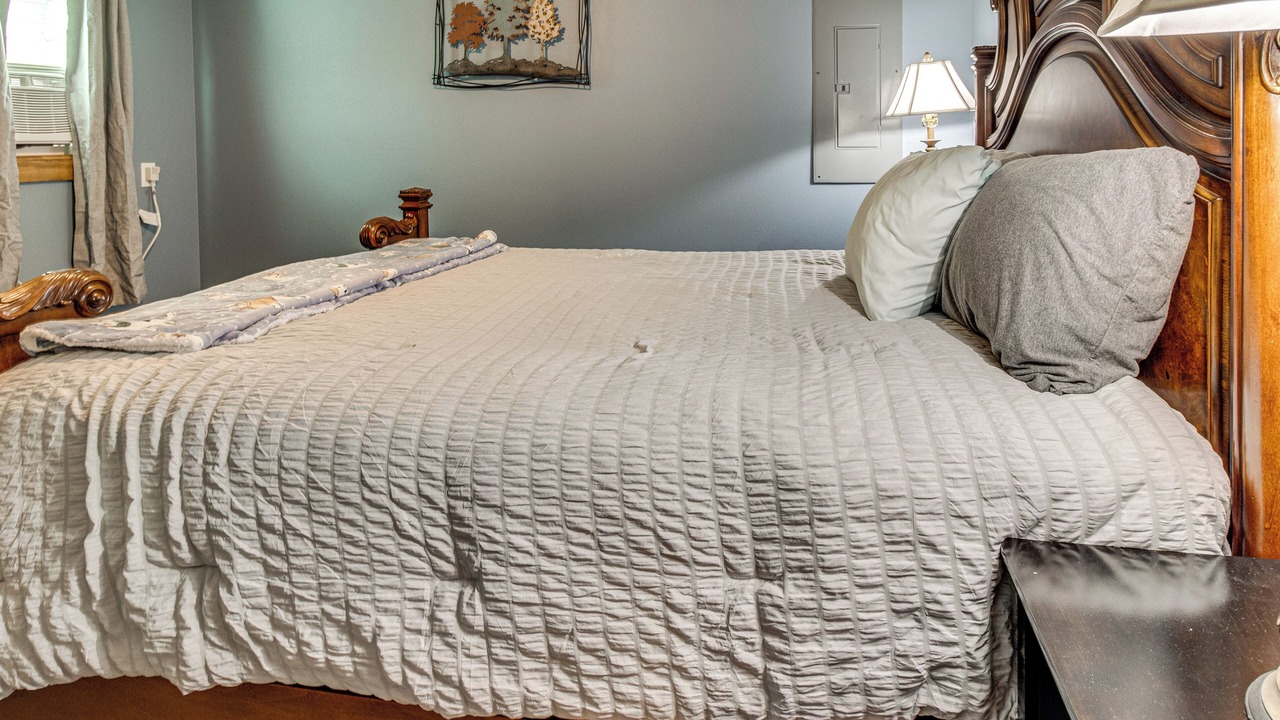 Photo of Bedroom in Higden