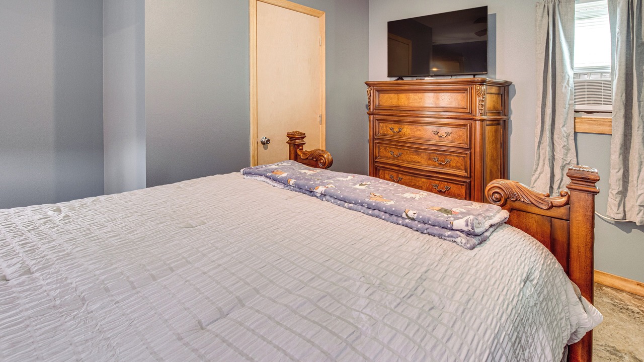 Photo of Bedroom in Higden