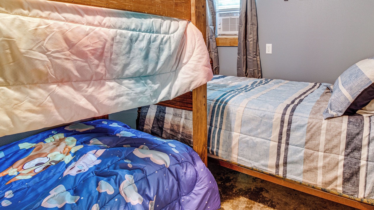 Photo of Bedroom in Higden