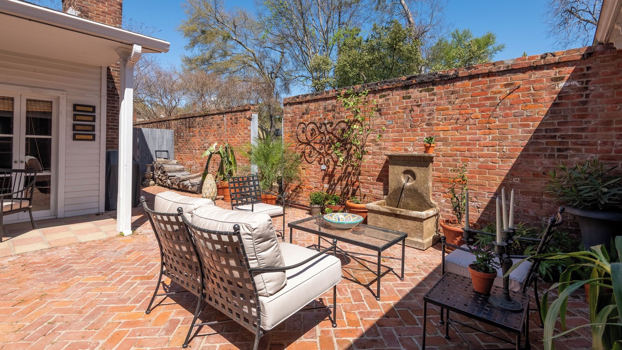 Photo of Patio Balcony in Natchez