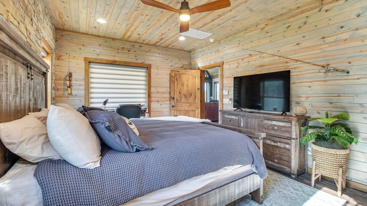 Photo of Bedroom in Eufaula