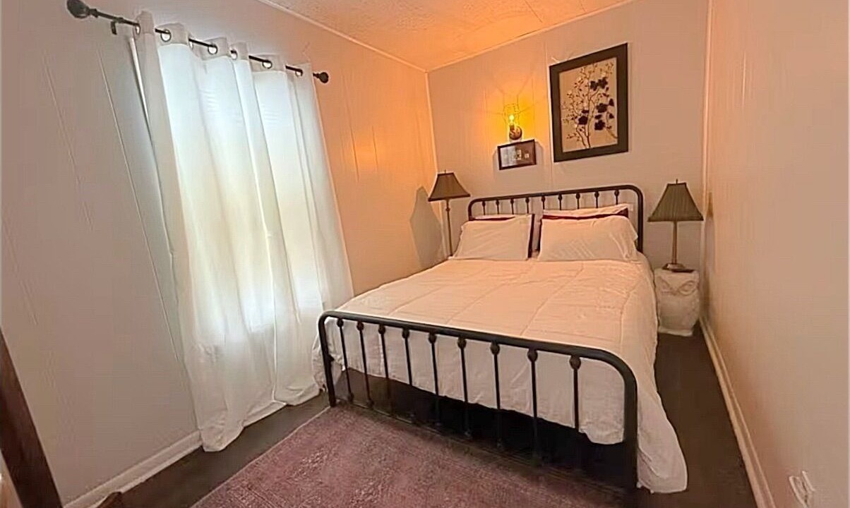 Photo of Bedroom in Westside