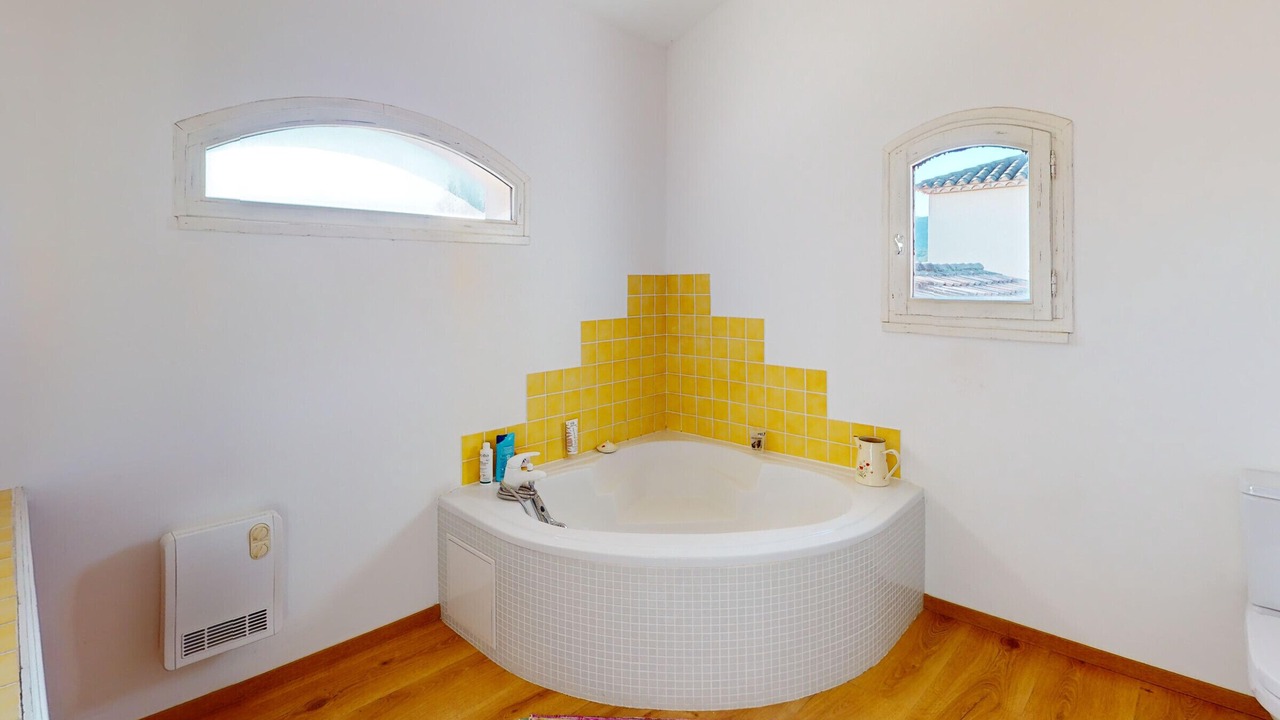 Photo of Bathroom in Ganges