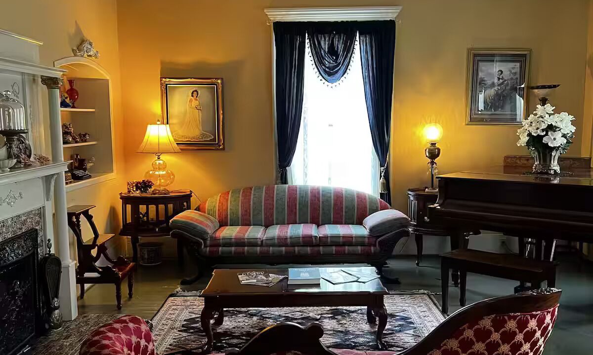 Photo of Livingroom in Bainbridge