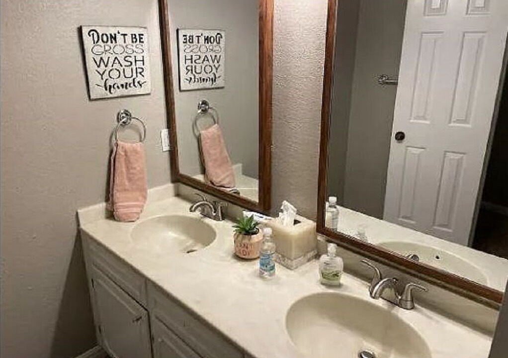 Photo of Bathroom in Orange