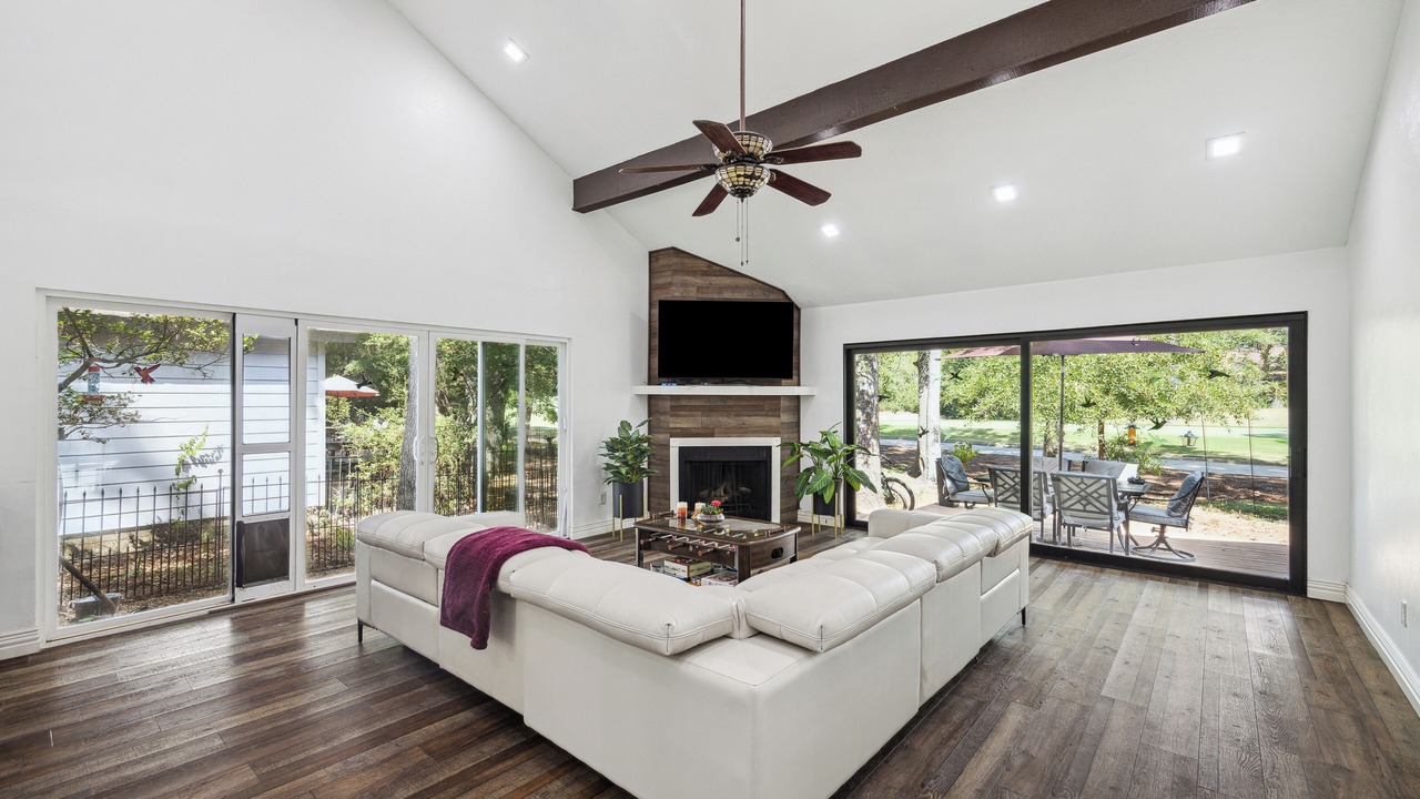 Photo of Livingroom in Grogan's Mill