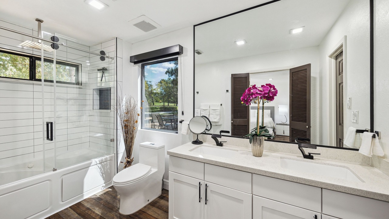 Photo of Bathroom in Grogan's Mill