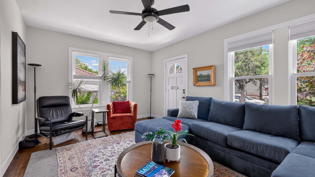 Photo of Livingroom in Clarksville