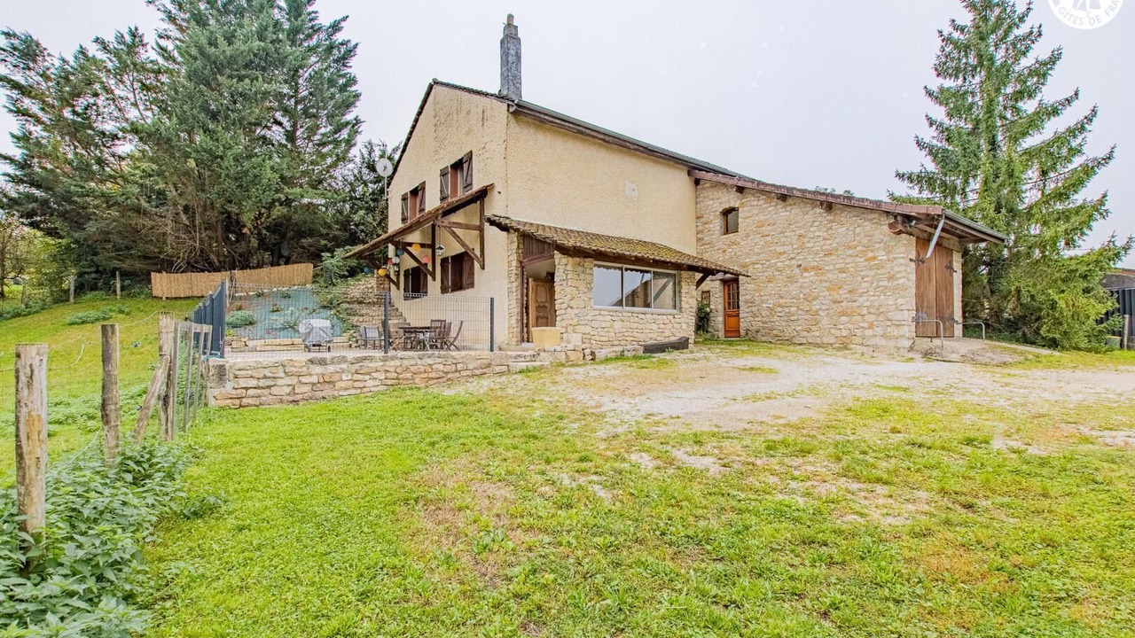 Photo of Outdoor in Saint Usuge