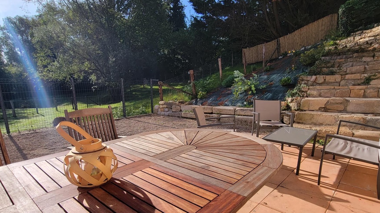 Photo of Outdoor in Saint Usuge