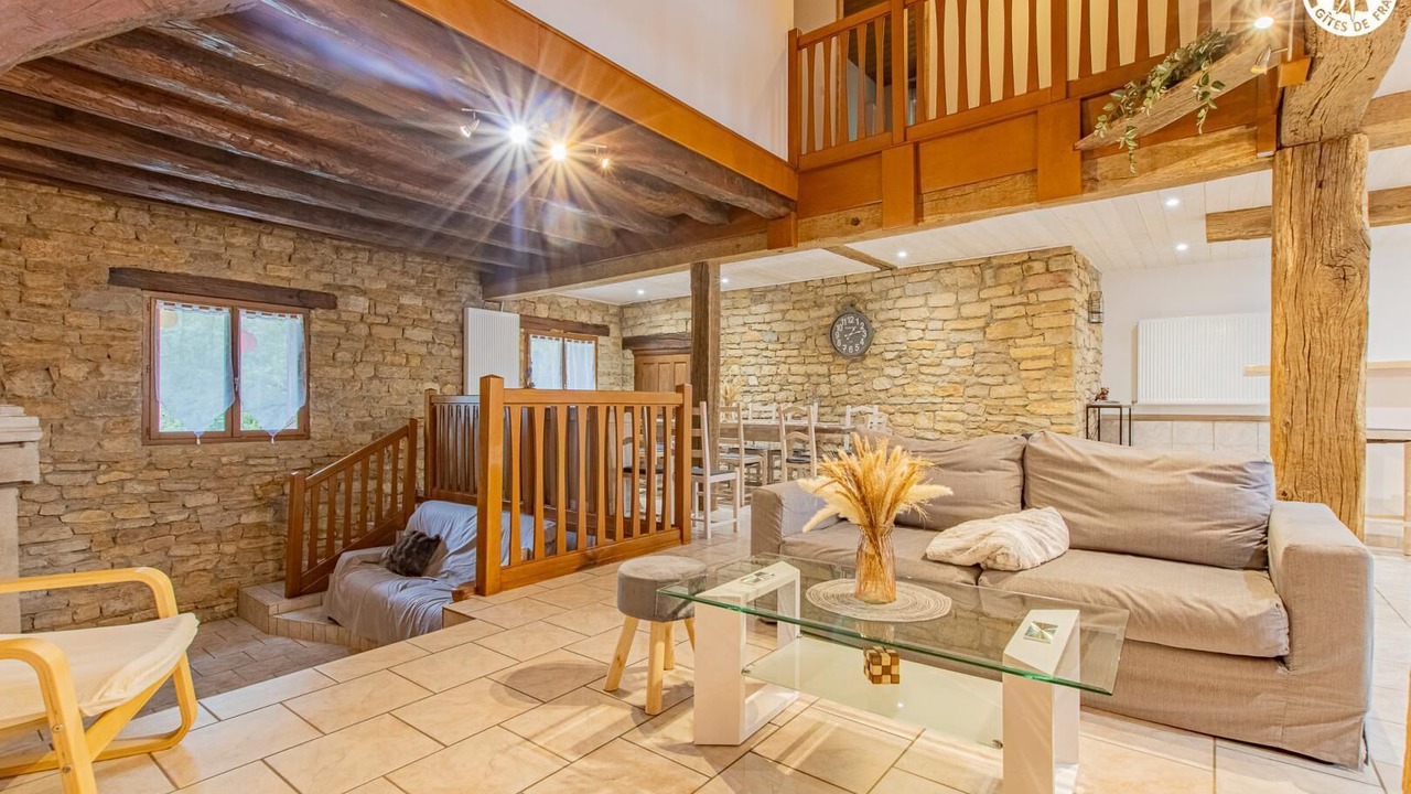 Photo of Livingroom in Saint Usuge