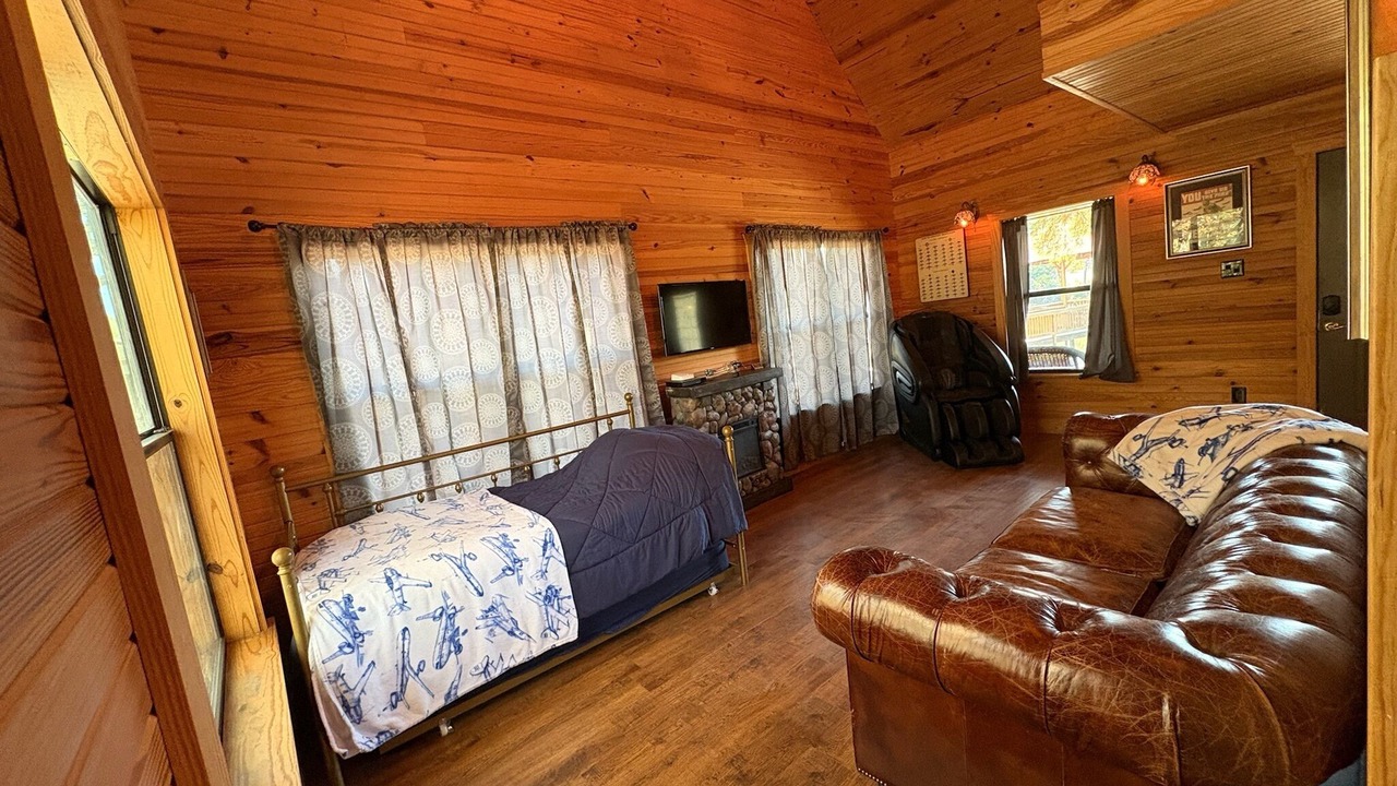 Photo of Livingroom in Canton