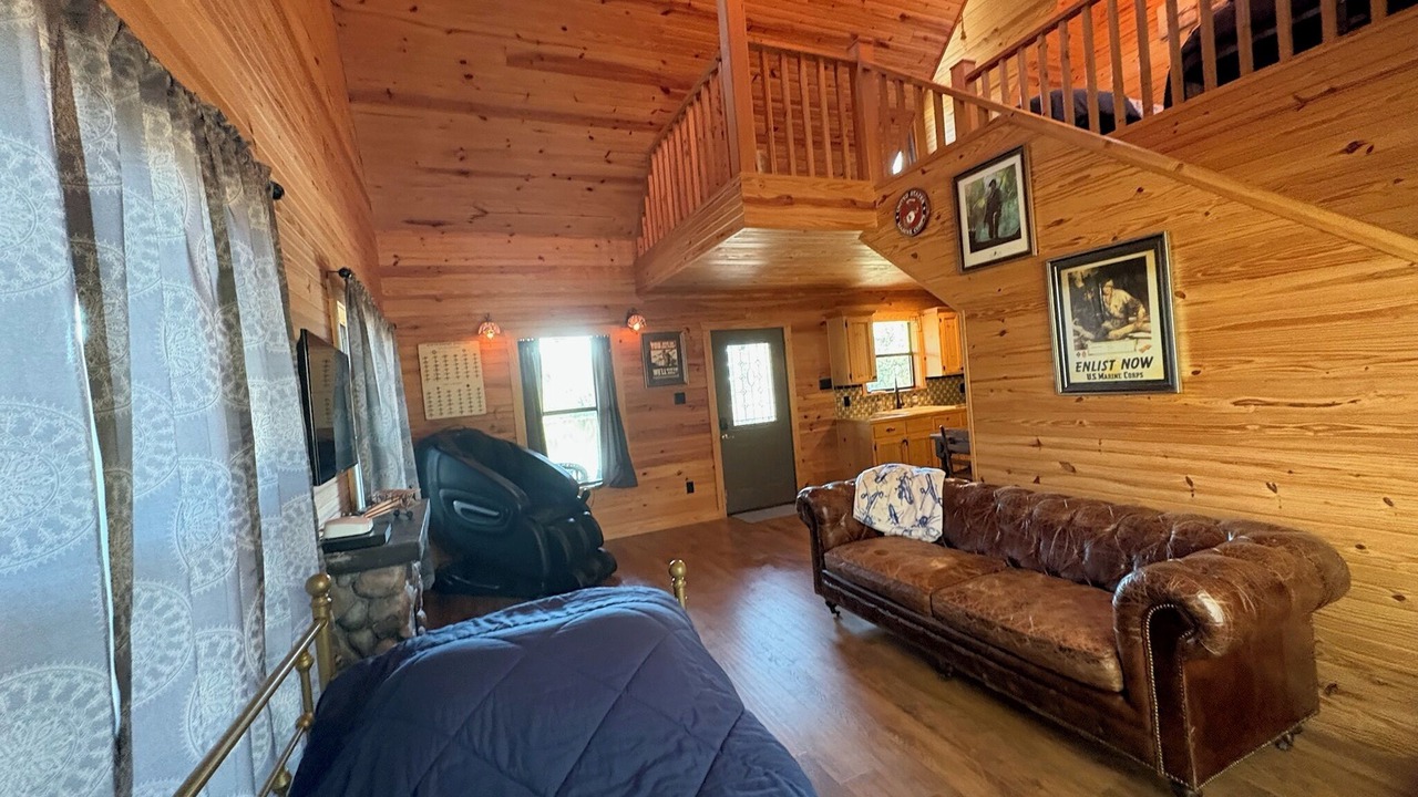 Photo of Livingroom in Canton