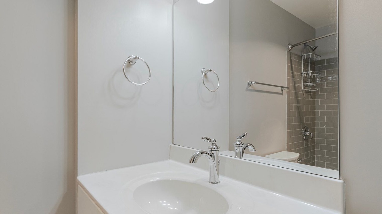 Photo of Bathroom in Lake View East