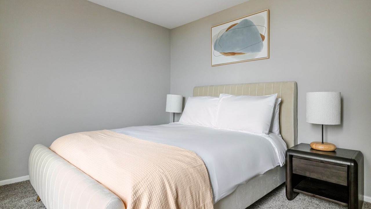 Photo of Bedroom in Lake View East